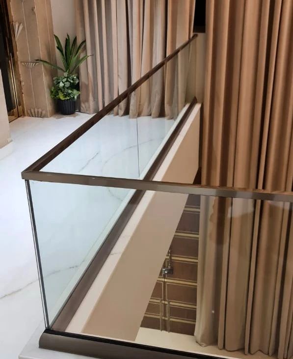 BLGP glass railing installation
